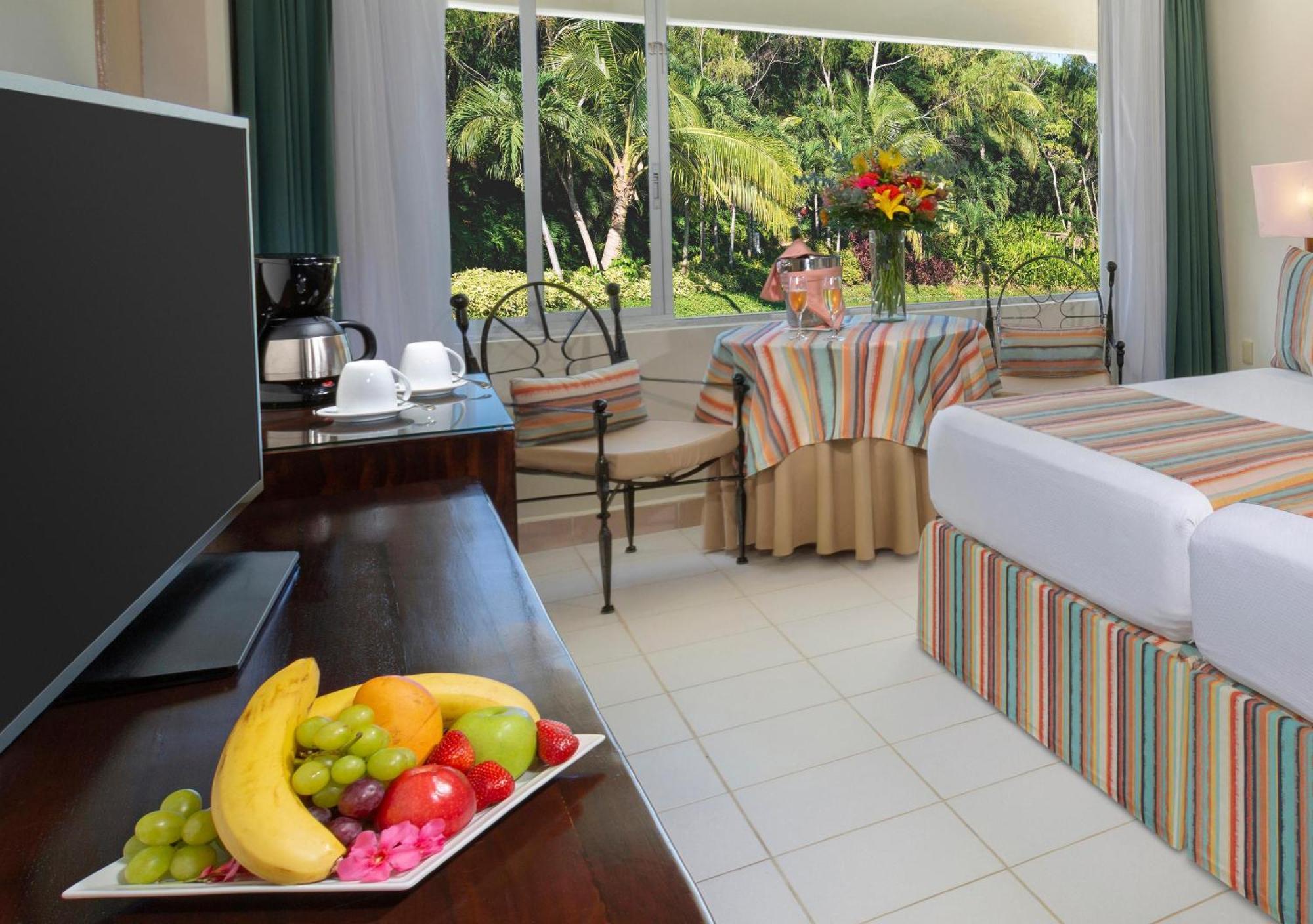 แกรนด์ โอเอซิส ปาล์ม ออล อินคลูซีฟ Hotel แคนคูน ภายนอก รูปภาพ A room at the hotel
