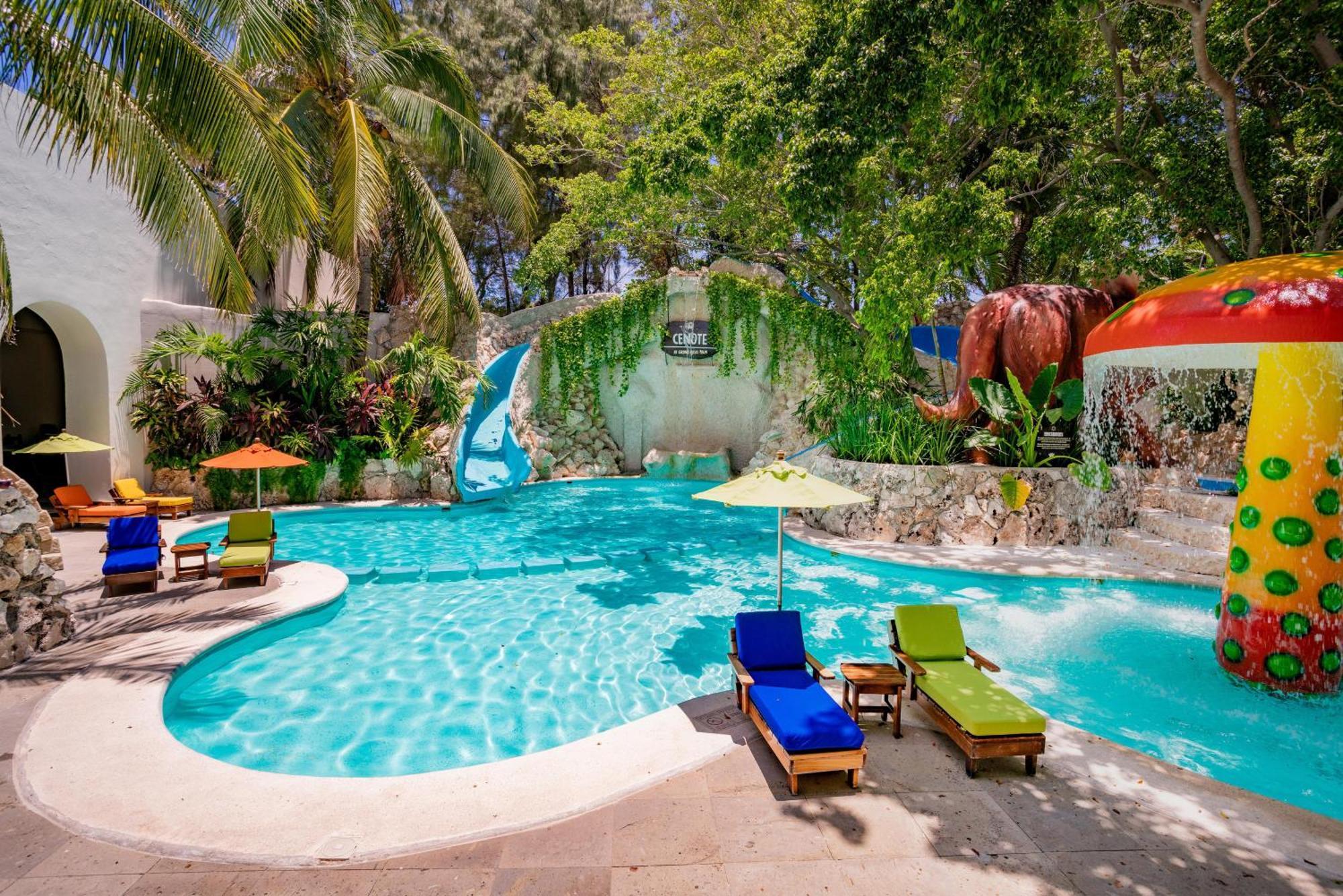 แกรนด์ โอเอซิส ปาล์ม ออล อินคลูซีฟ Hotel แคนคูน ภายนอก รูปภาพ The pool at the hotel